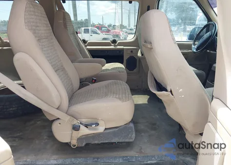 2001 Ford E-150 Xl/Xlt from USA, damaged, VIN 1FMRE11L71HB59569